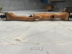 BEAR ARCHERY Wolverine 29lbs RH Recurve Bow (ARB26229R) 62 inch