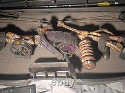 Bear Apprentice 2 with Case/Release and 5 Carbon Fiber Gold Tip Arrows/Nice