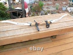 Bear Archery Bullseye Takedown Bow 24-26 lbs. 62-66 with E LONG Quiver