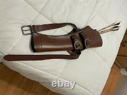 Bear grizzly recurve bow with leather quiver