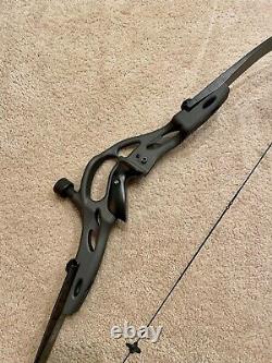 Border Recurve Tempest Riser with CV9 limbs