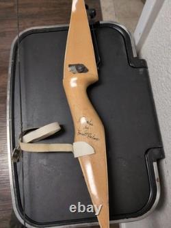 Damon Howatt RH Recurve Bow 20 lbs @ 28 Cavalier 62