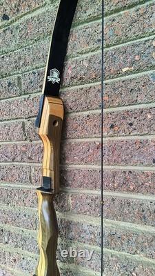 Fleetwood Monarch 62 Takedown Recurve Bow-40lb With Suede Leather Back Quiver