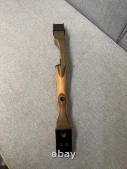 Fleetwood Monarch Right Handed 62 20LB Recurve Bow