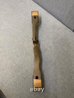 Fleetwood Monarch Right Handed 62 20LB Recurve Bow