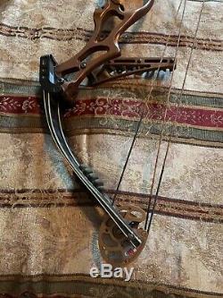 HOYT Ultratec Right 26.5 Cam 1/2 Spiral Black Limbs 60/70# BOW & Quiver ONLY
