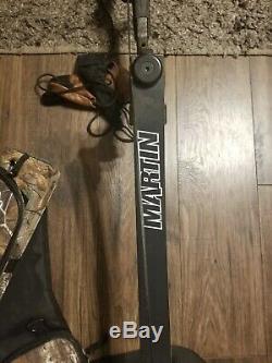 Martin Saber Takedown Recurve Bow Right Hand 45 lbs. Arrows quiver and glove
