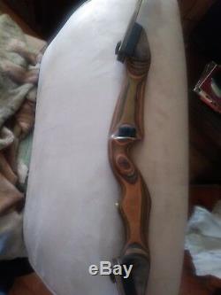 NBear custom recurve bow custom made and old. 1970s. 50# pull. Shot 3 times. Rt