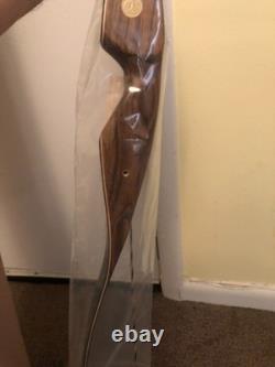 New In Box Bear Archery Grizzly 58 35# Right Handed Recurve Bow AFT2086135