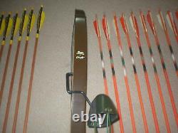 Nice Vintage Bear Grizzly Recurve Bow 40# RH with Quiver and Hunting Arrows ++
