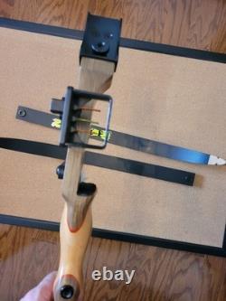 Right Handed Fleetwood 40lb 62in Takedown Recurve Bow with target sight 4H