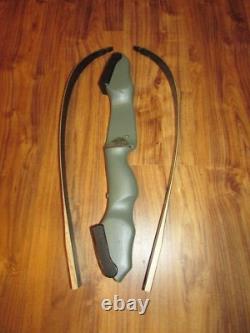 Samick Sage 60 Takedown Recurve Bow & String, 45lb. @ 28, Camo'd, Good Cond