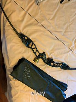 Title holderrecurve bare bow 45lb R/H 72 inch competition bow