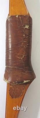 VINTAGE 1950'S BEAR GRIZZLY GLASS POWERED BOW 45# 62 FA156 With STORAGE SLEEVE