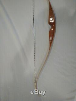 VINTAGE 1953 BEAR TIGERCAT 58 RH 30# RECURVE BOW WithNEW STRING NEAR IMMACULATE