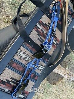VINTAGE 2005 HOYT MATRIX BLUE RECURVE BOW With CASE & ARROWS BARELY USED MINT COND