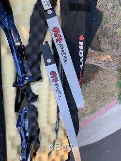 VINTAGE 2005 HOYT MATRIX BLUE RECURVE BOW With CASE & ARROWS BARELY USED MINT COND