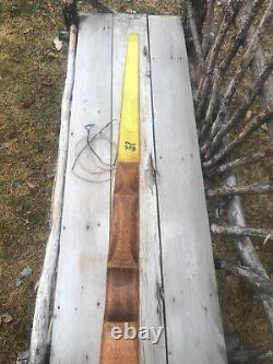 Very Rare! Vintage GAT Recurve Archery Bow 35# 68 Right Handed With String