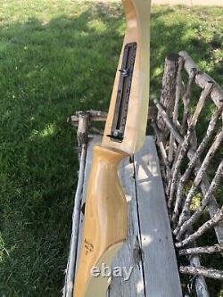 Vintage Bear Archery Ranger 5 Recurve Bow 25# 62 RH With String Stringer Guard