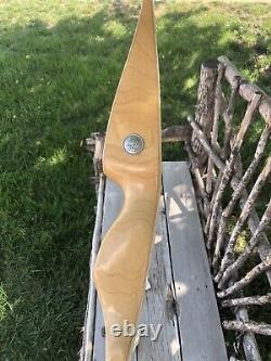 Vintage Bear Archery Ranger 5 Recurve Bow 25# 62 RH With String Stringer Guard