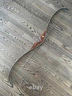Vintage Bear Kodiak Magnum recurve bow. 52 AMO. 45lb draw