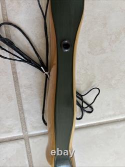 Vintage Bear RECURVE BOW Model BLACK BEAR Mint Condition