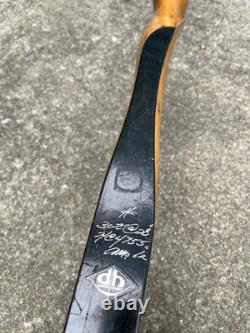 Vintage Damon Howatt Recurve Bow Hunting 4755 62 Cavalier