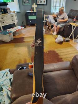 Vintage Damon howatt hunter 70 lb recurve bow string is shootable will need be