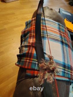 Vintage Damon howatt hunter 70 lb recurve bow string is shootable will need be