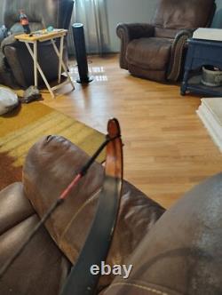 Vintage Damon howatt hunter 70 lb recurve bow string is shootable will need be