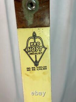 Vintage Pro Hoyt Medalist 32# / 66 Right Hand Recurve Bow